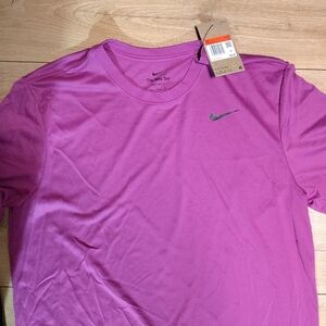 Nike Men's Magenta Short Sleeve Tee